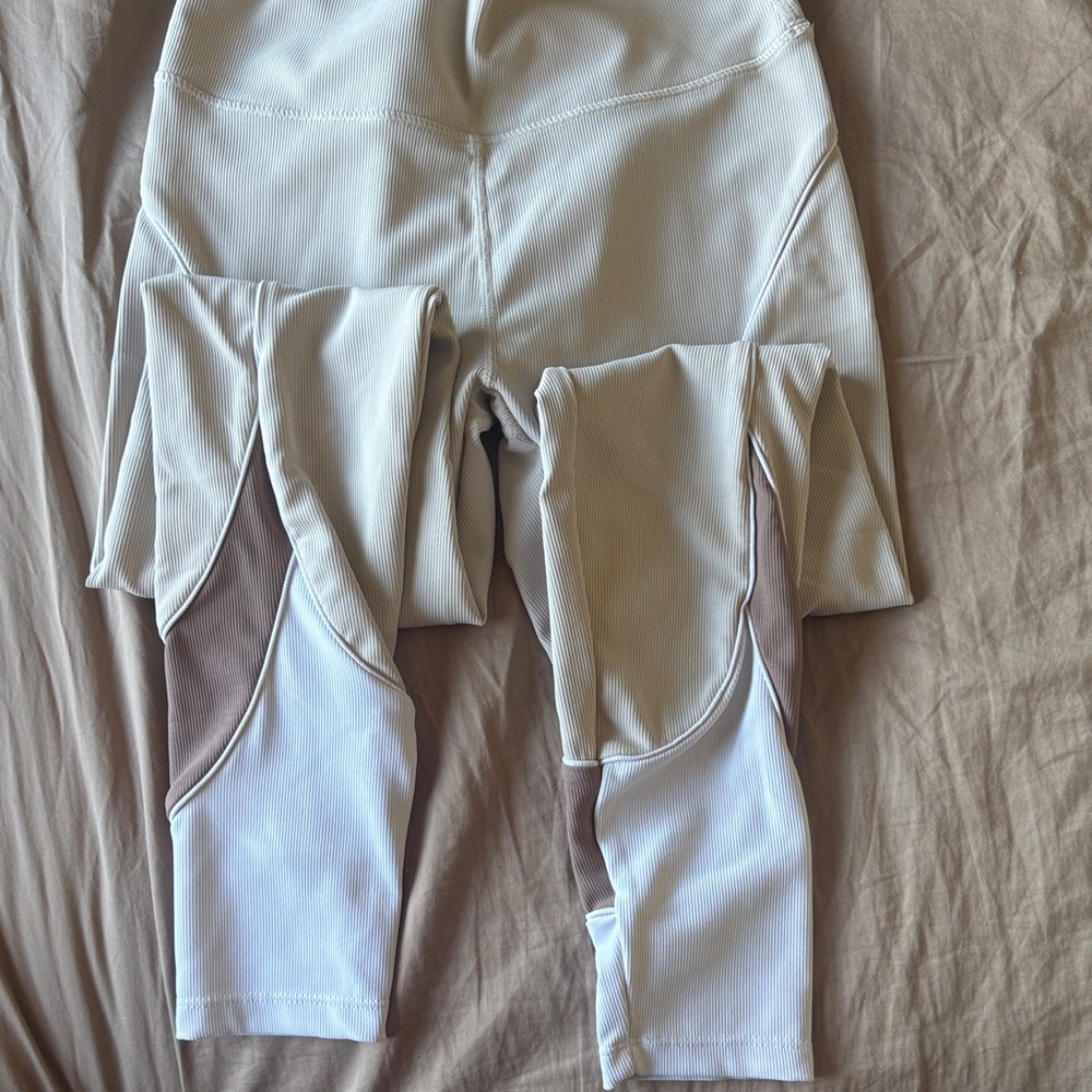 Wilo ribbed Cream and Tan Leggings - Picture 5 of 6